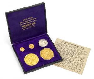 1915 Panama-Pacific coin set in case