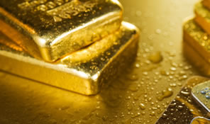 Gold Bullion, five bars