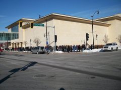 ALPLM-2010-Lincoln-Ceremony-Outside-Line-2.jpg