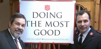 Coin Dealer Drops 1 oz American Gold Eagle into Salvation Army Kettle Mike Fuljenz and Major Floiran Estrada
