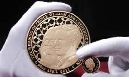 UK Royal Mint Introduces Royal Wedding £1,000 Gold Kilo Coin Alderney Royal Wedding £1000 Gold Kilo coin comparison