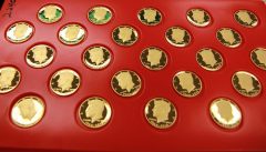 2014 50th Anniversary Kennedy Half-Dollar Gold Proof Coin - Tray View 3