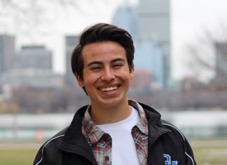 California Teen Wins PNG 2017 YN Scholarship Grant Shobar