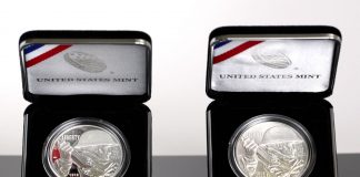 World War I Centennial 2018 Silver Dollar Photos Photo of 2018-P Proof and Uncirculated World War I Centennial Silver Dollars in Case