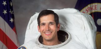 John Herrington, First Native American in Space, Will Autograph NGC Labels John Herrington