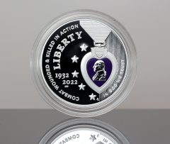 CoinNews photo 2022 National Purple Heart Hall of Honor Colorized Silver Dollar – Obverse,b