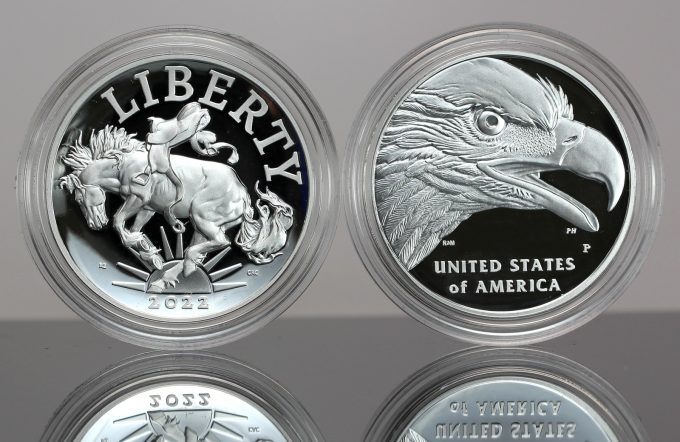 CoinNews photo 2022-P Proof American Liberty Silver Medals - obverse and reverse
