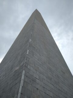 WASHINGTON-MONUMENT-CLOSE